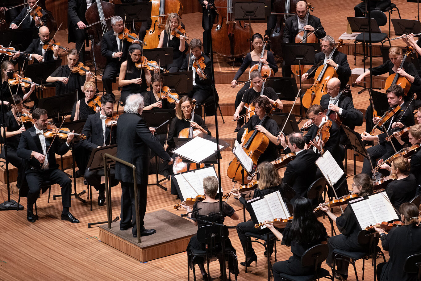 2025 Donald Runnicles conducts Shostakovichs Fifth Symphony Gallery